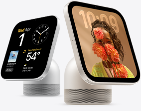 Apple HomeView, five devices in an arc, from left to right: silver color, side exterior, displaying various information and controls, rose pink color, side exterior, showing FaceTime call with two people, space gray color, front exterior, semi-transparent time of day displayed on an image of a person blowing a bubble, starlight color (pale gold), side exterior, displaying the temperature and various home controls, silver color, side exterior, showing Apple Music app